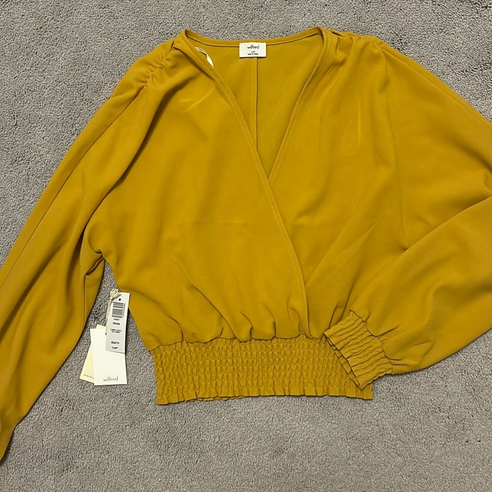 Aritzia Reign Blouse brand new with tags! In colour Cairo Gold